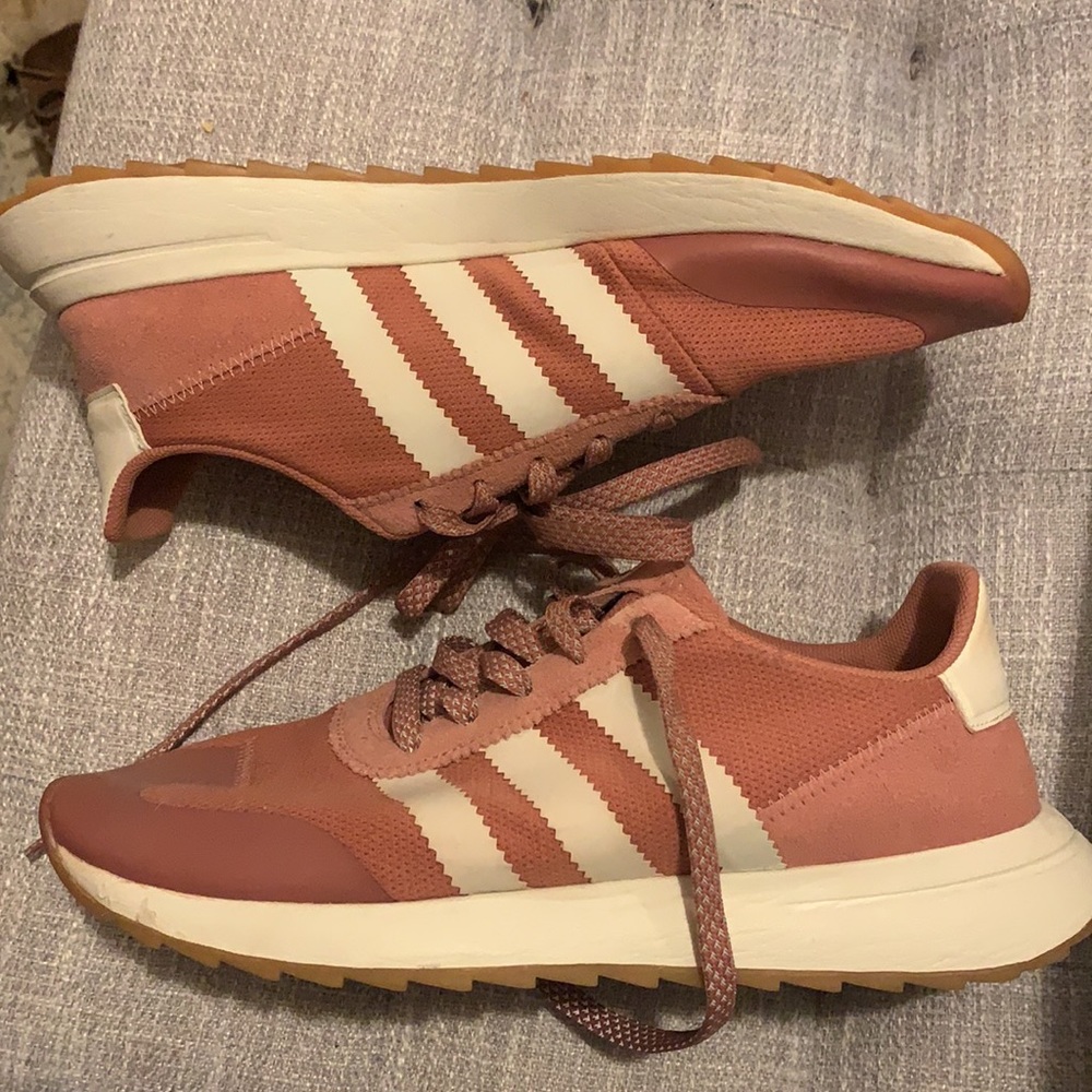 Adidas women’s size 9 sneakers